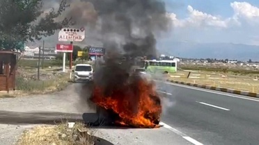 Erzincan'da Otomobil Yangını