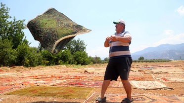 Antalya'da Halı Güneşlemesi