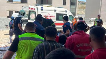 Hatay'da İşçi Asansör Boşluğuna Düştü