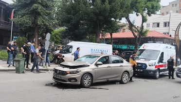 Kars'ta Trafik Kazası: 3 Yaralı