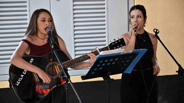 Müziğin ritmi Manisa sokaklarında