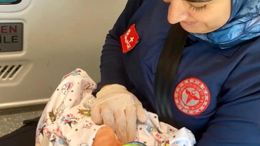 Ambulasta Doğan Bebeğe Sağlıklı Merhaba