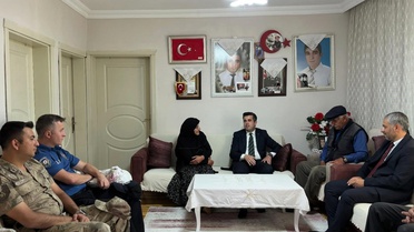 Kaymakam Öztürk'ten şehit ailesine ziyaret