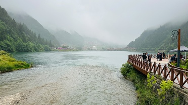 Uzungöl'e düşürdüğü çantasını almak için suya atlayan Arap turist ölü bulundu