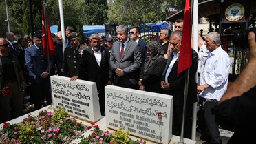 Adana'da 15 Temmuz şehitleri anıldı: Kabirlere karanfil ve dua