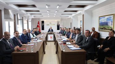 Ağrı'da geniş kapsamlı değerlendirme toplantısı: Eğitimden spora, altyapıdan turizme birçok konu ele alındı