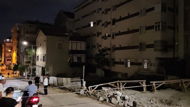 Kolonlarından çatlama sesi gelen 7 katlı bina tahliye edildi