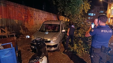 Erdek'te Gök Gürültülü Sağanak Hayatı Olumsuz Etkiledi
