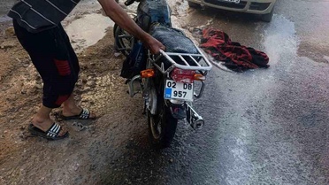 Besni'de motosiklet yangını korkuttu neden oldu
