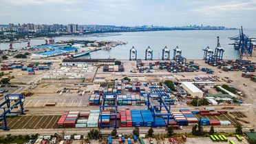 Çin'in Dış Ticaret Hacmi Yükseldi