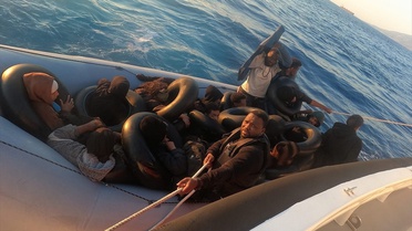 Karaburun'da Düzensiz Göçmenler Kurtarıldı