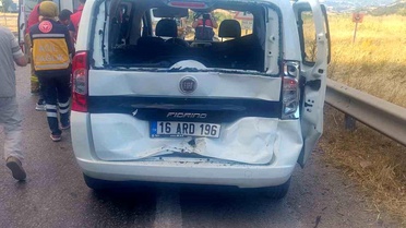 Susurluk'ta tır ile aracın çarpıştığı kazada 1 kişi yaralandı