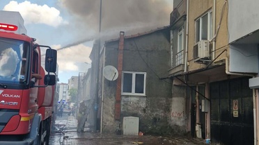Manisa'da Yangın: 3 Ev Küle Döndü