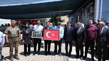 Vali Aydoğdu, 15 Temmuz şehidi Recep Gündüz'ün ailesini ziyaret etti