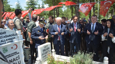 15 Temmuz şehidi Yasin Naci Ağaroğlu kabri başında anıldı