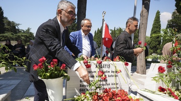 10. yılında 15 Temmuz şehitliğinde yoğun ziyaret