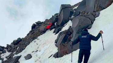 Ağrı Dağı'nda Kaybolan Dağcıya Ait Cenaze Bulundu