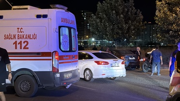Diyarbakır'da Bisikletli Kadına Taksi Çarptı