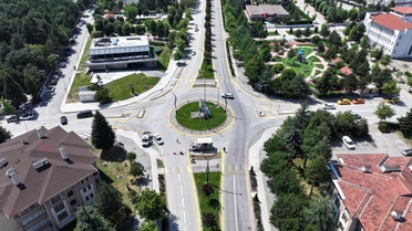 Bolu'da trafik güvenliği için yol çizgileri yenileniyor