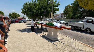 Konya'da Cinayet: Anne ve Kız Defnedildi