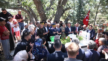 Diyarbakır ve Mardin'de 15 Temmuz Şehitleri Mezarları Başında Anıldı