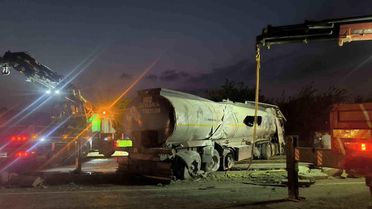 Hatay'da Yakıt Yüklü Tanker Devrildi
