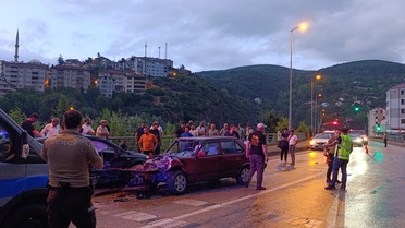 Yenice'de Trafik Kazası: 4 Yaralı