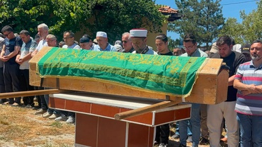 Kütahya'da Tekniker Kayalıklardan Düştü