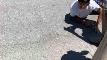 Patnos'ta otomobil bisikletli çocuklara çarptı