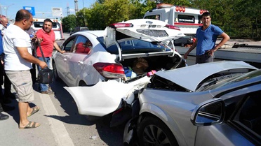 Kocaeli'de Zincirleme Kaza: 3 Yaralı
