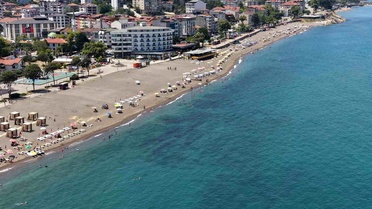 Akçakoca'da Plajlar Dolup Taştı