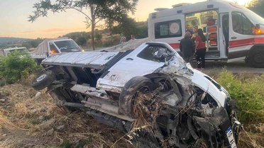 Bigadiç'te Kamyonet Şarampole Uçtu