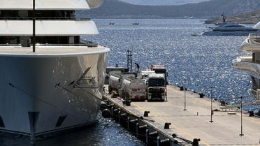 Bodrum'a demir atan iki lüks yat, toplam 615 ton yakıt aldı