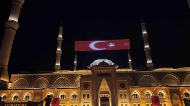 Çamlıca Camii'nde 15 Temmuz selası