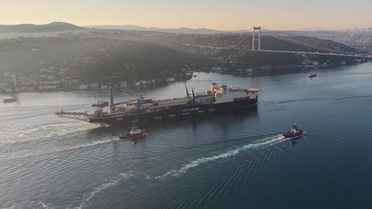325 metrelik dev boru döşeme gemisi İstanbul Boğazı'ndan geçiş yaptı