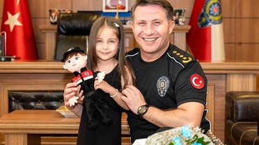 Bilecik'te Gazi Kızına Yunus Polis Bebeği Hediyesi