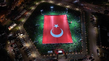 Kayseri'de dünyanın en büyük Türk bayrağı açıldı