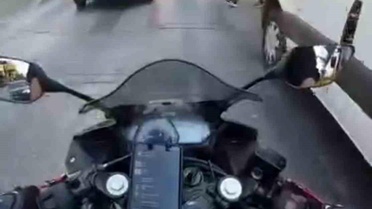Bursa'da Motosiklet Yaya Çarptı
