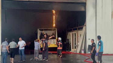 Malatya'da Otobüs Atölyesinde Yangın