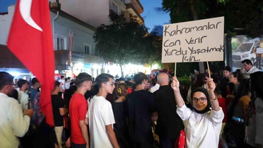 Niğde'de 15 Temmuz Demokrasi Nöbeti'ne yoğun katılım