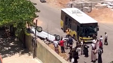 Siirt'te belediye otobüsü ile hafif ticari araç çarpıştı: 1 yaralı