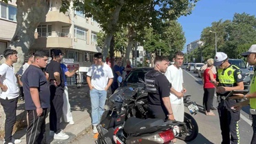 Çorlu'da Motosiklet ile Otomobil Çarpıştı