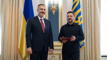 Zelenskiy'den Fidan'a Liyakat Nişanı