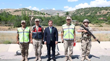 Vali Aydoğdu Jandarma Ekiplerini Ziyaret Etti