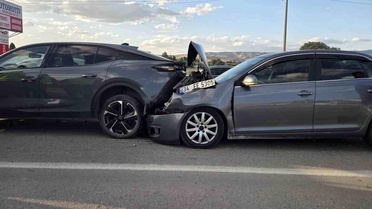 Elmadağ'da Zincirleme Kaza: 5 Yaralı