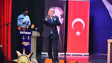 Bakan Bak: 'Batman'ı ve Türkiye'yi Büyüteceğiz'