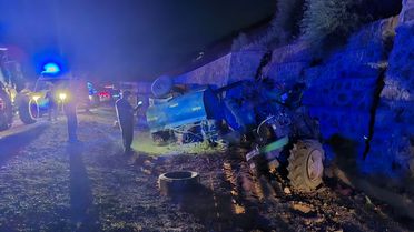 Bingöl'de Traktör Devrildi, Sürücü Hayatını Kaybetti