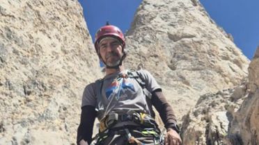 Yüksek Dağda Kayıp Dağcı Aranıyor
