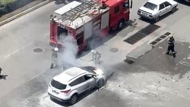 Çorum'da cipte çıkan yangını vatandaşlar ve polis söndürdü