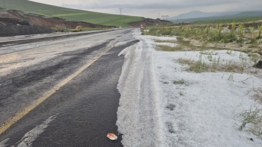Kars'ta sağanak ve dolu etkili oldu
